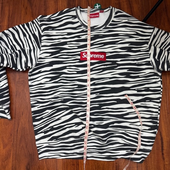 Supreme Box Logo Crewneck (FW22) Zebra Size XL - Picture 7 of 8